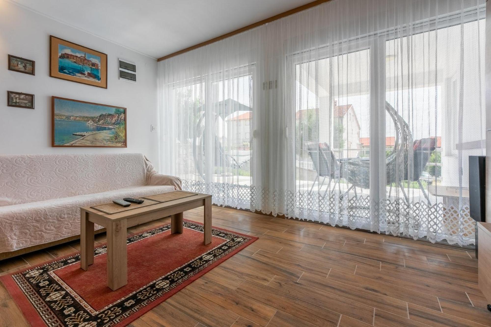 Milano Apartment Selce Bagian luar foto